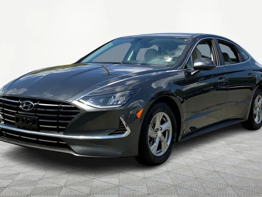 2022 Hyundai Sonata SE photo 1