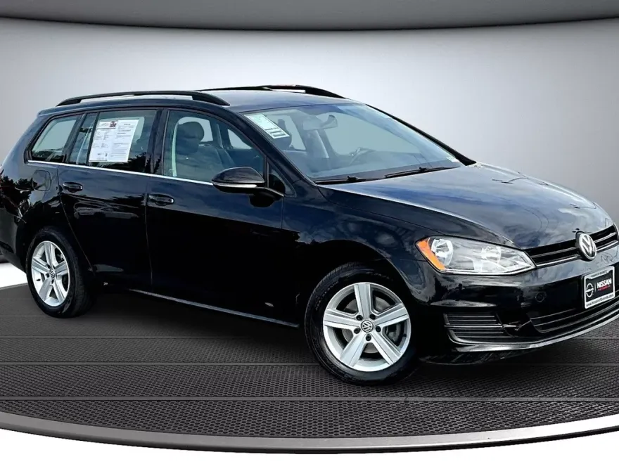 2015 Volkswagen Golf SportWagen TDI S photo 1