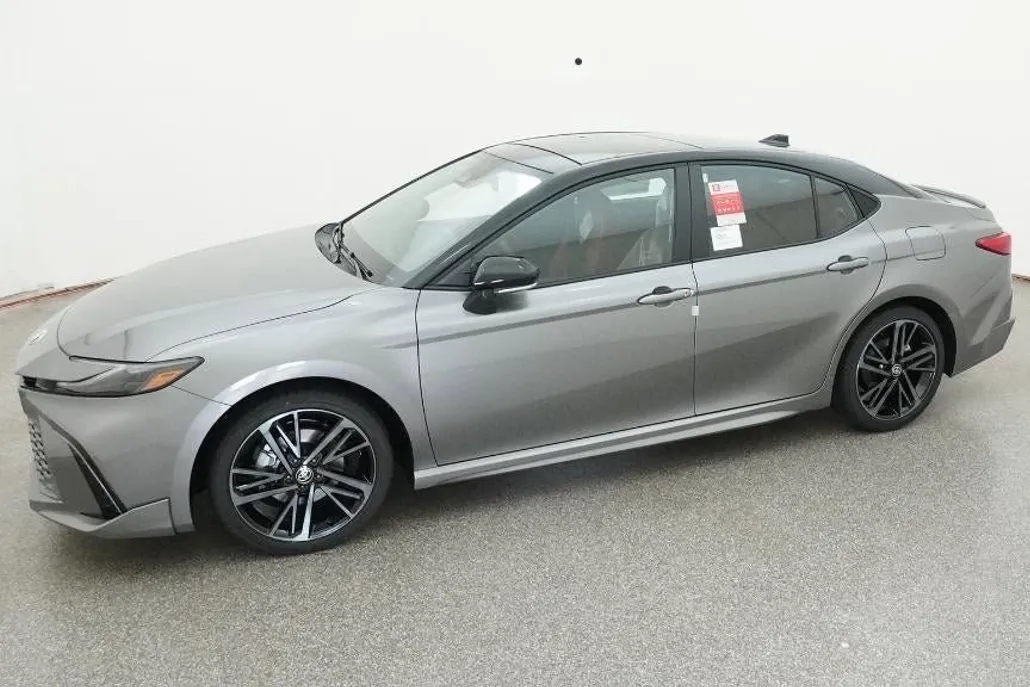 2025 Toyota Camry XSE photo 1