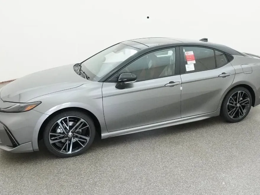 2025 Toyota Camry XSE photo 1
