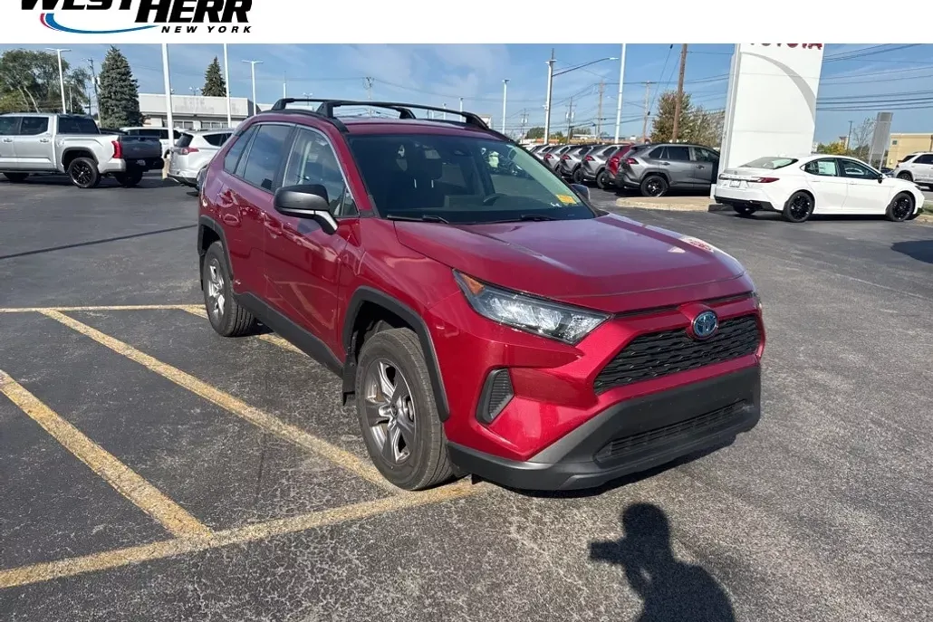 2022 Toyota RAV4 Hybrid LE photo 1