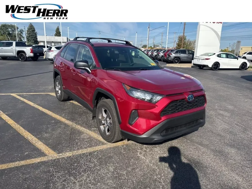 2022 Toyota RAV4 Hybrid LE photo 1