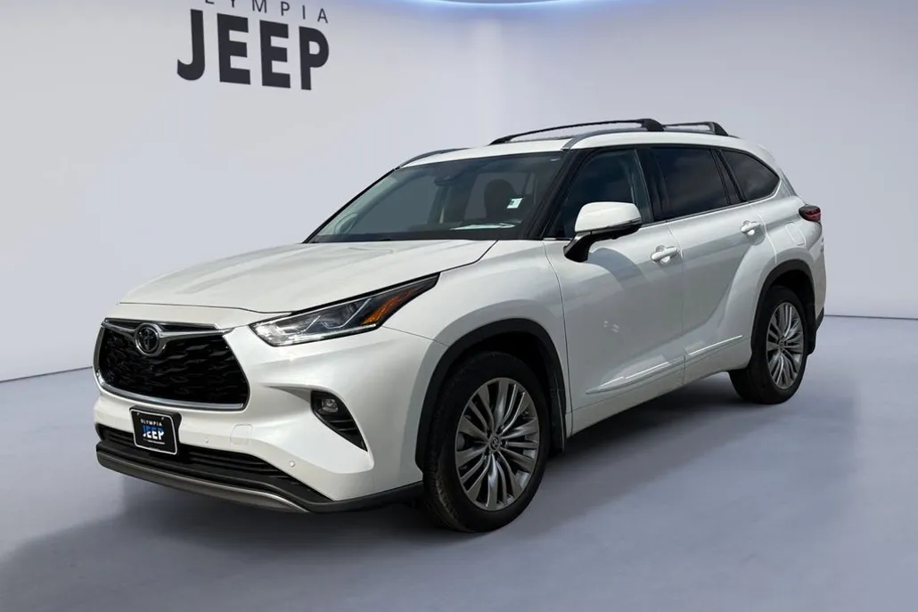 2023 Toyota Highlander Platinum photo 1