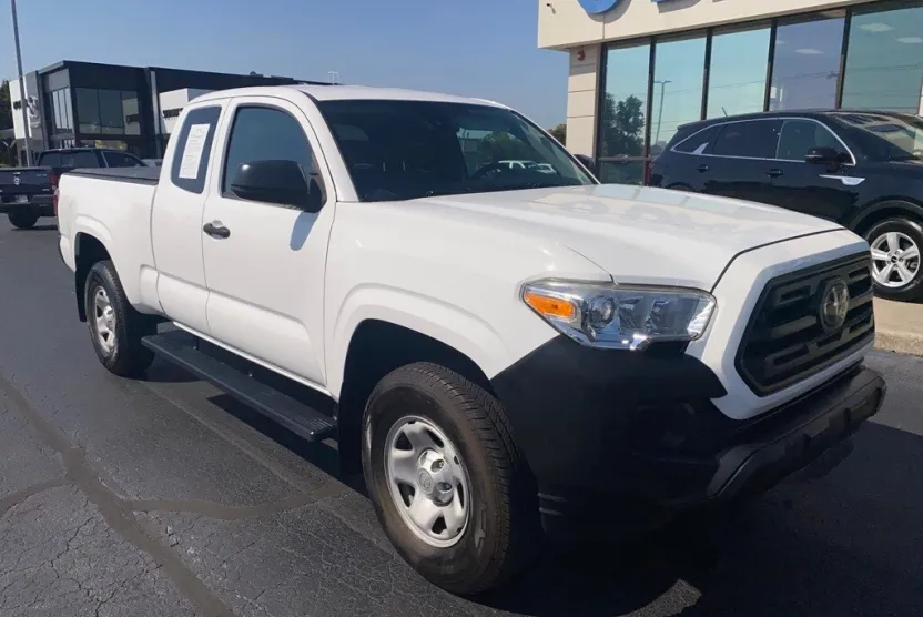 2019 Toyota Tacoma Access Cab photo 1