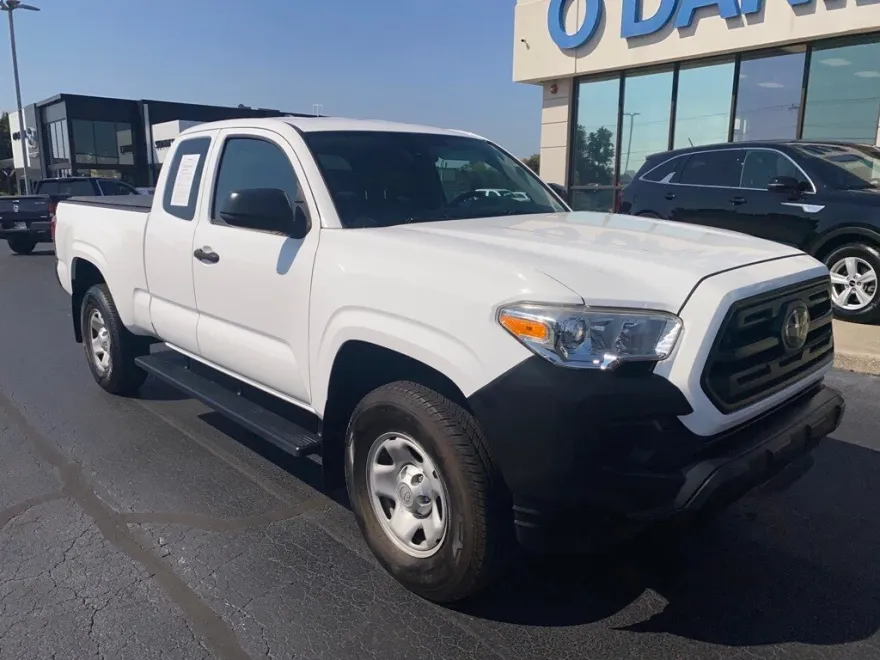 2019 Toyota Tacoma Access Cab photo 1