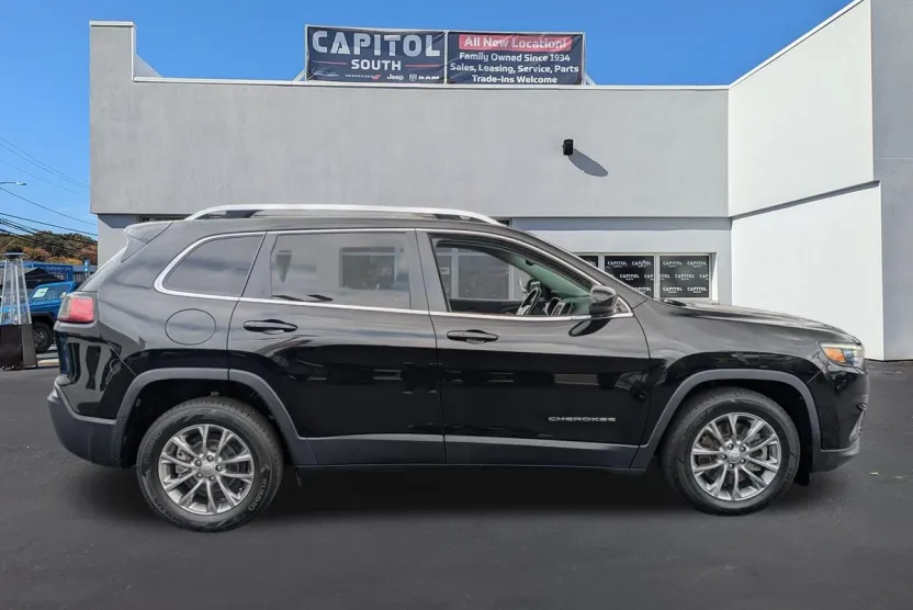 2021 Jeep Cherokee Latitude photo 1
