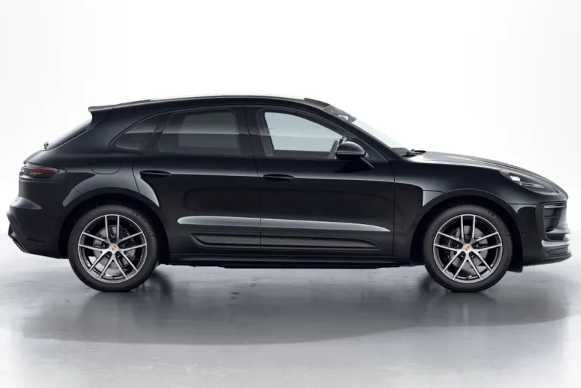 2026 Porsche Macan T photo 1