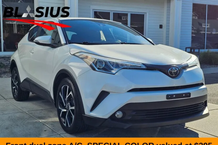 2018 Toyota C-HR XLE photo 1