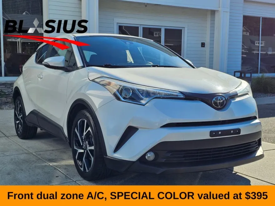 2018 Toyota C-HR XLE photo 1