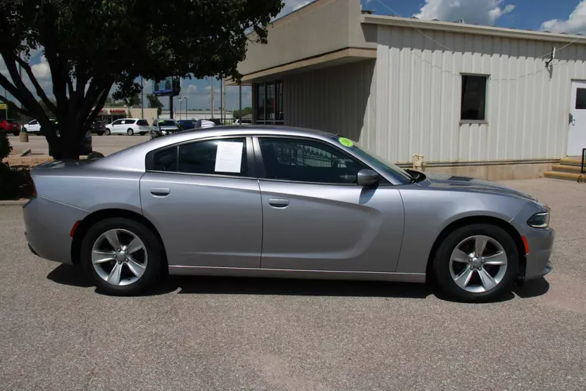 2018 Dodge Charger SXT Plus photo 1