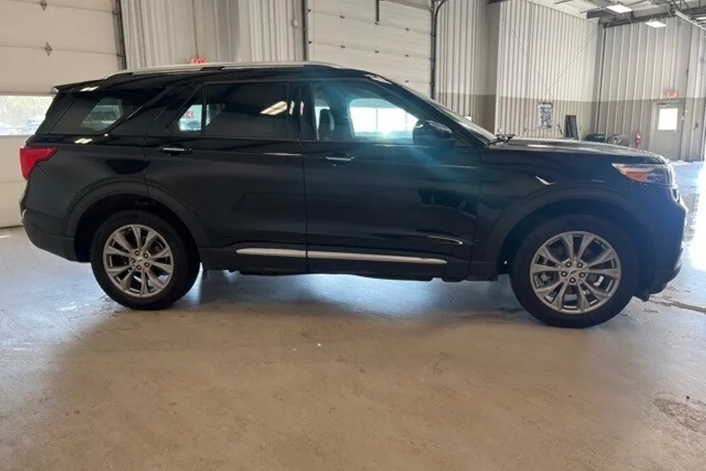 2023 Ford Explorer Limited photo 1