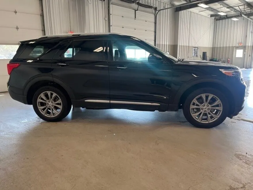 2023 Ford Explorer Limited photo 1