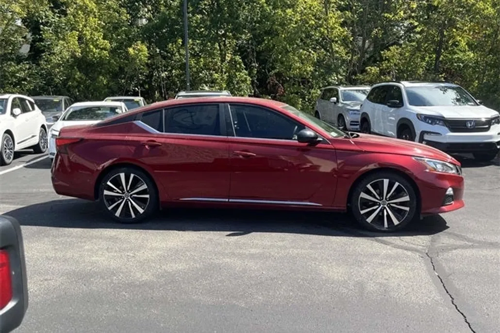 2020 Nissan Altima 2.5 SR photo 1