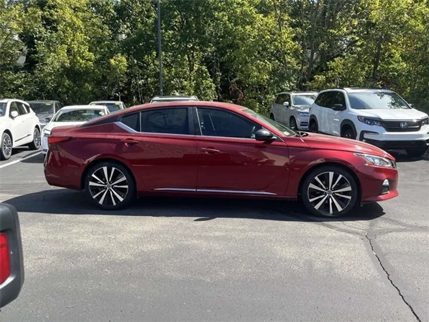 2020 Nissan Altima 2.5 SR photo 1