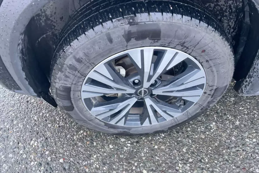 2023 Nissan Rogue SV photo 1