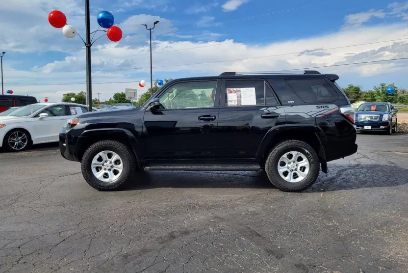 2021 Toyota 4Runner SR5 photo 1