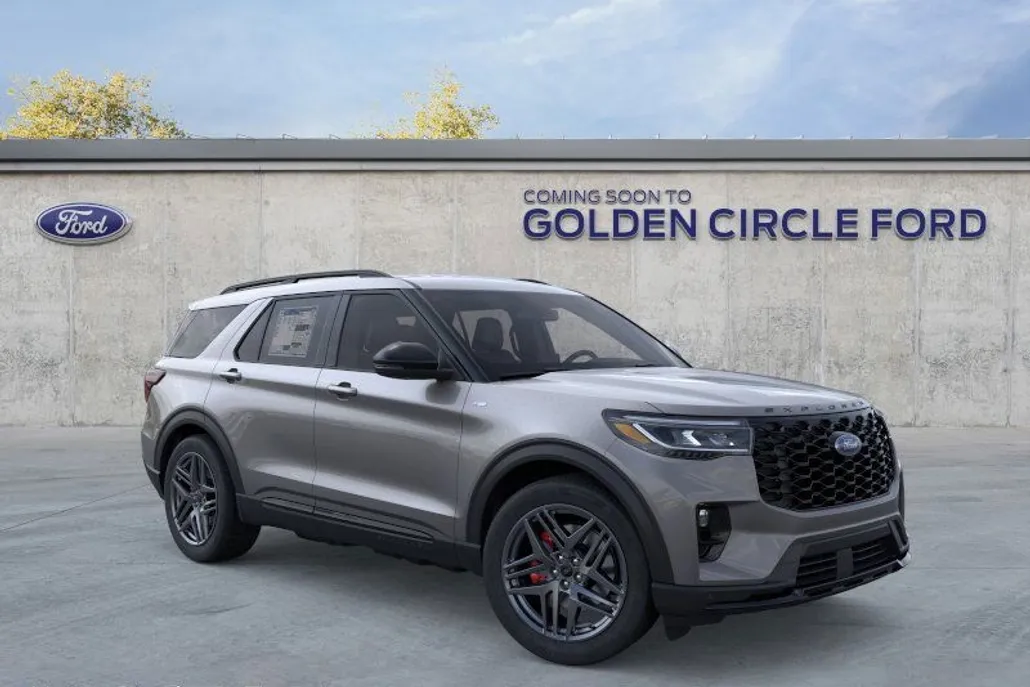 2025 Ford Explorer ST-Line photo 1