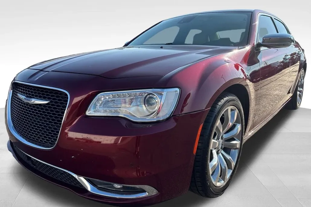 2018 Chrysler 300 Limited photo 1