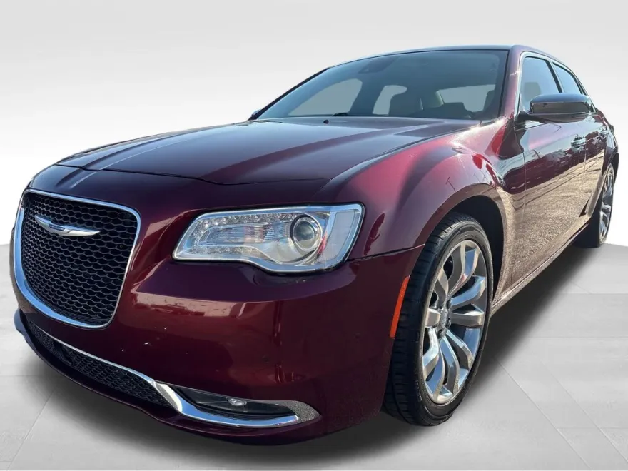 2018 Chrysler 300 Limited photo 1