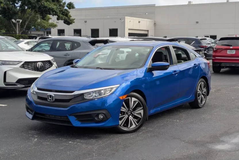 2018 Honda Civic EX-T photo 1