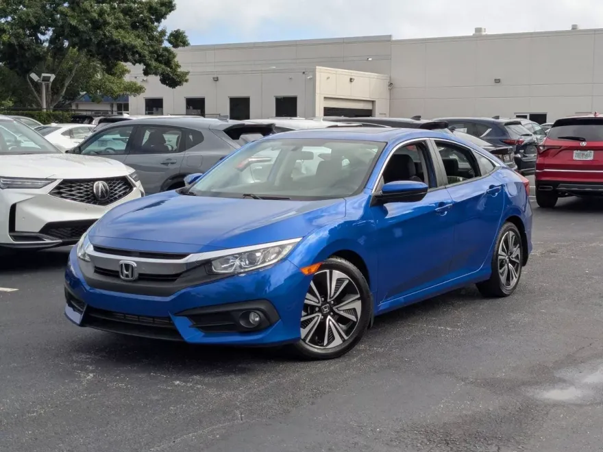 2018 Honda Civic EX-T photo 1