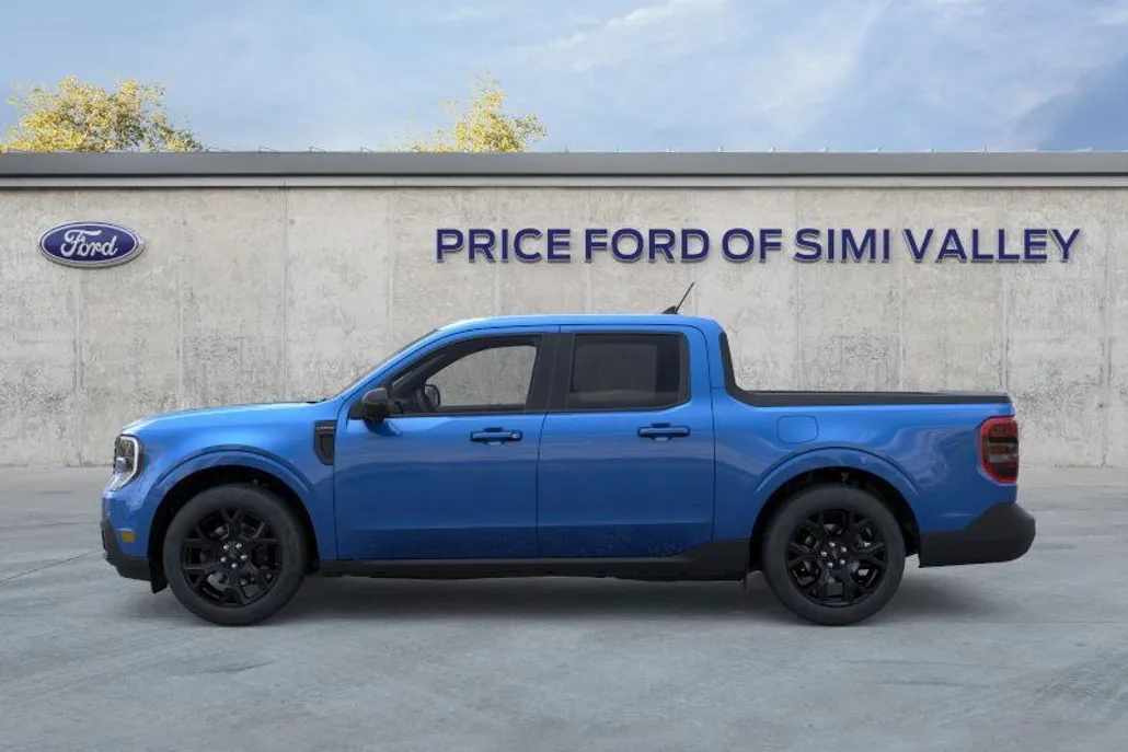 2025 Ford Maverick Lariat photo 1
