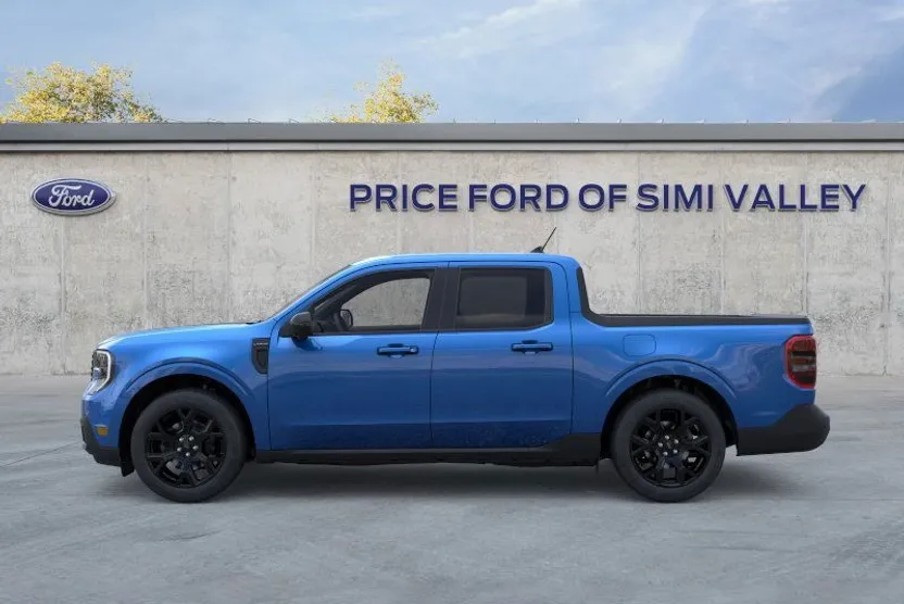 2025 Ford Maverick Lariat photo 1