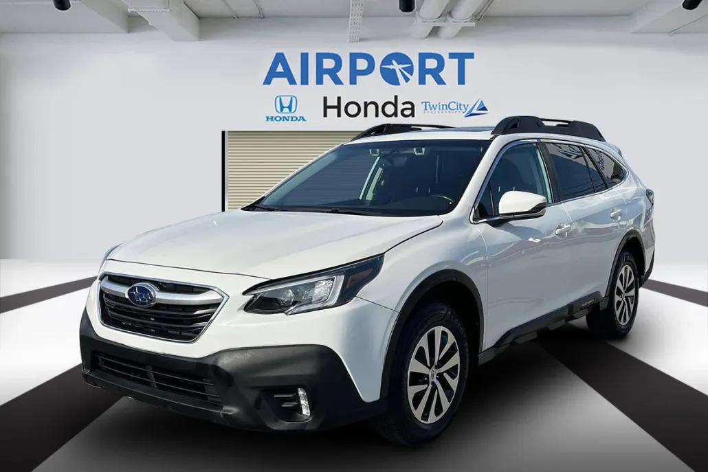2022 Subaru Outback Premium photo 1