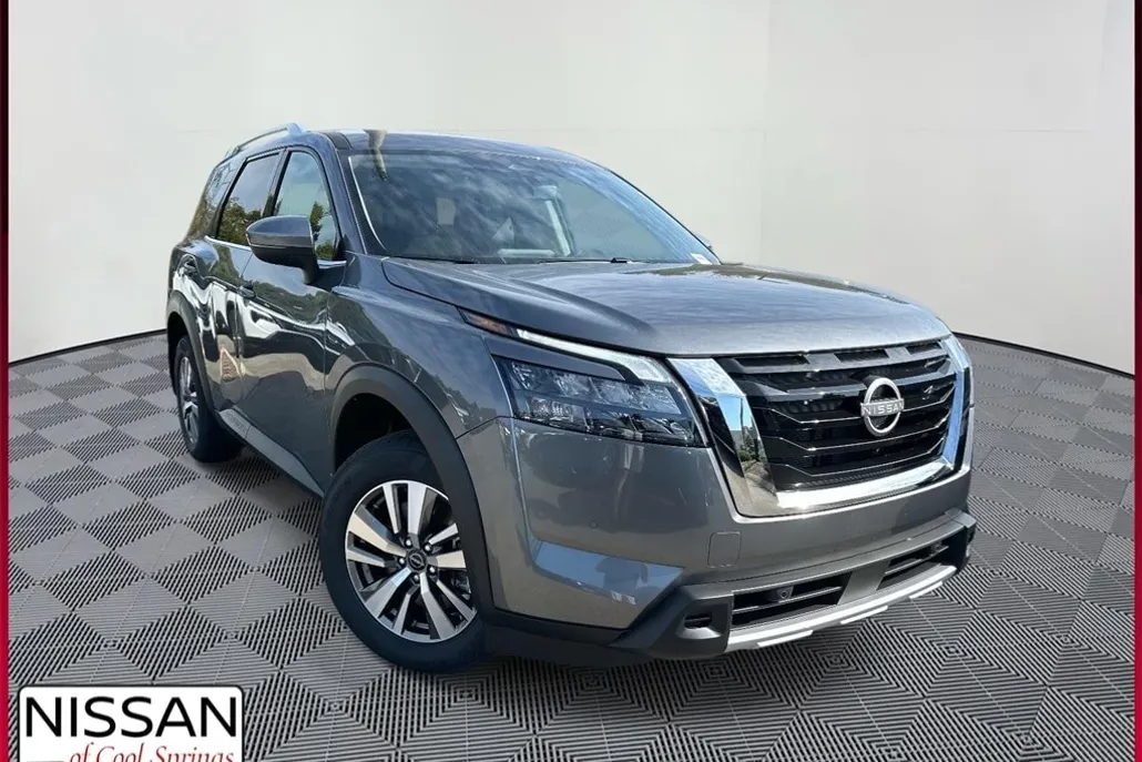 2025 Nissan Pathfinder SL photo 1