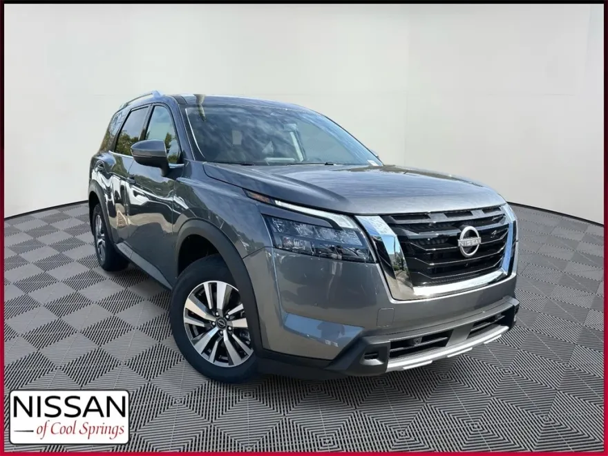 2025 Nissan Pathfinder SL photo 1