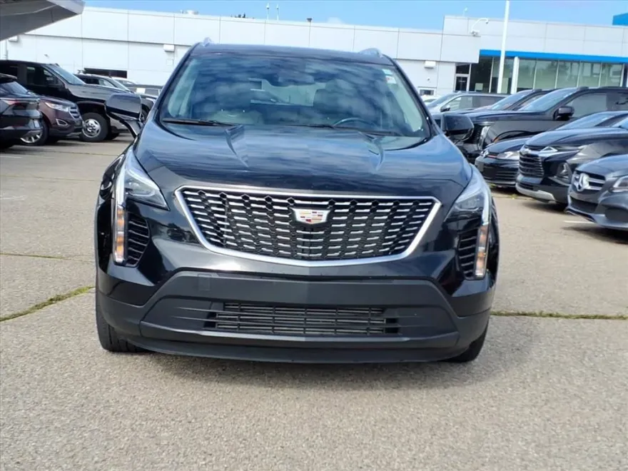 2022 Cadillac XT4 Luxury photo 1