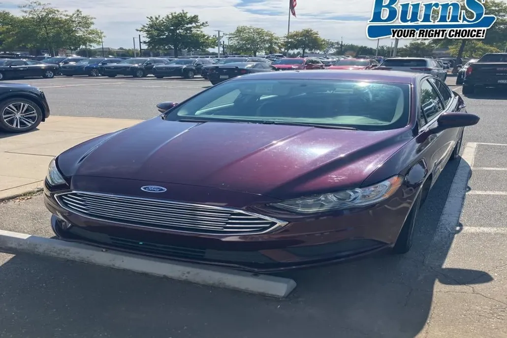 2017 Ford Fusion SE photo 1