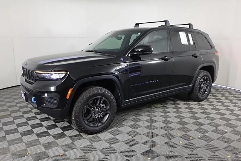 2024 Jeep Cherokee Trailhawk 4xe photo 1