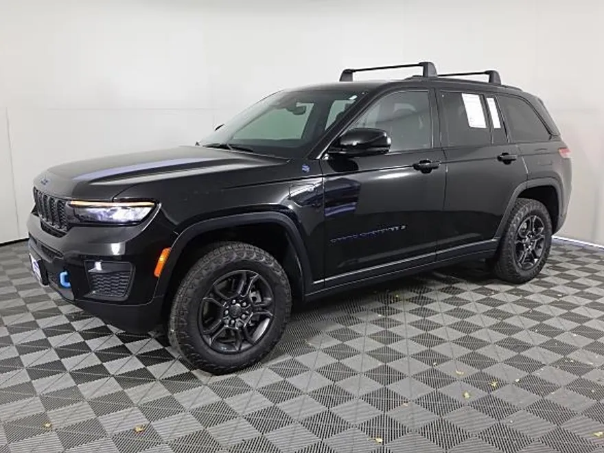 2024 Jeep Cherokee Trailhawk 4xe photo 1