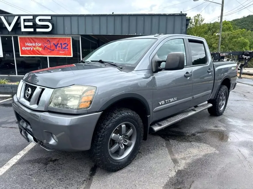 2014 Nissan Titan Crew Cab PRO-4X photo 1