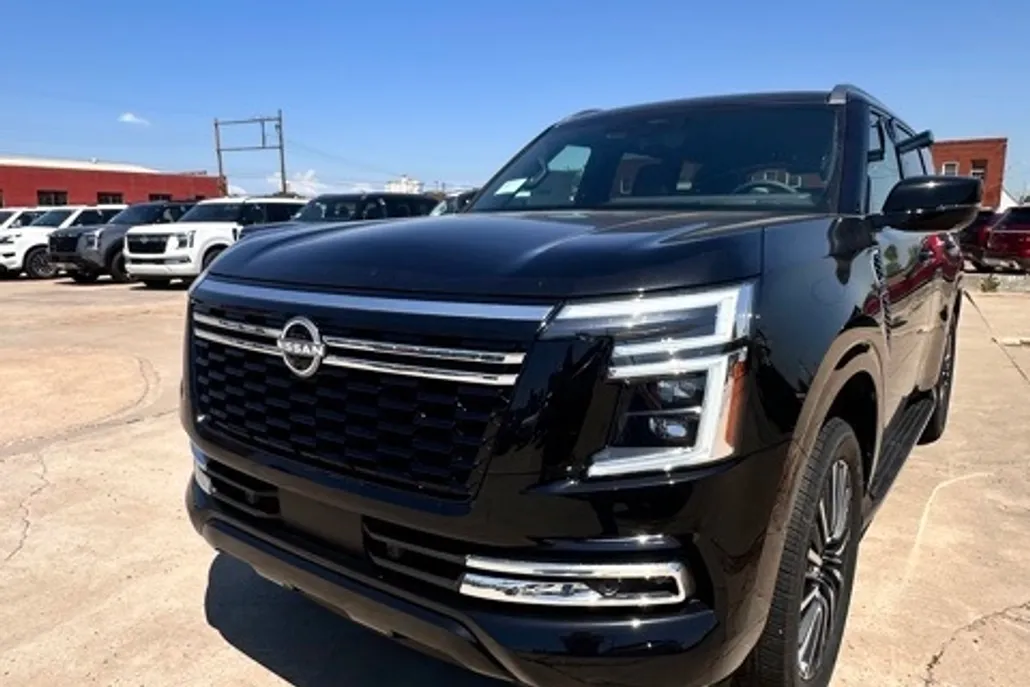 2025 Nissan Armada Platinum Reserve photo 1