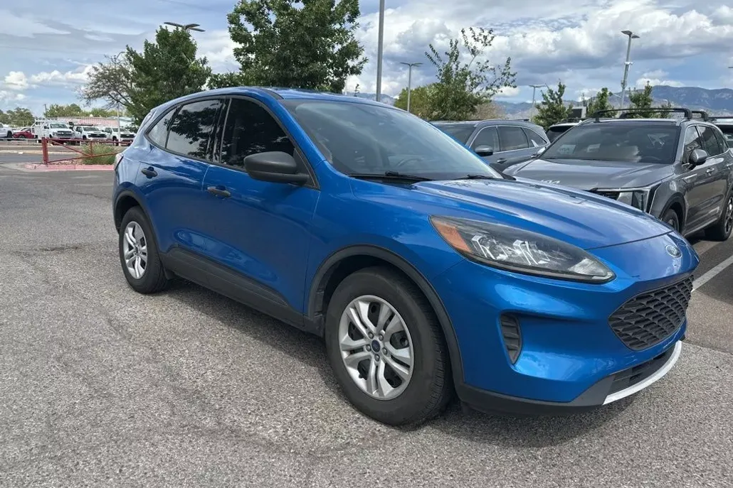 2020 Ford Escape S photo 1