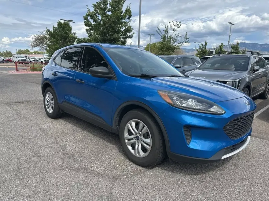 2020 Ford Escape S photo 1