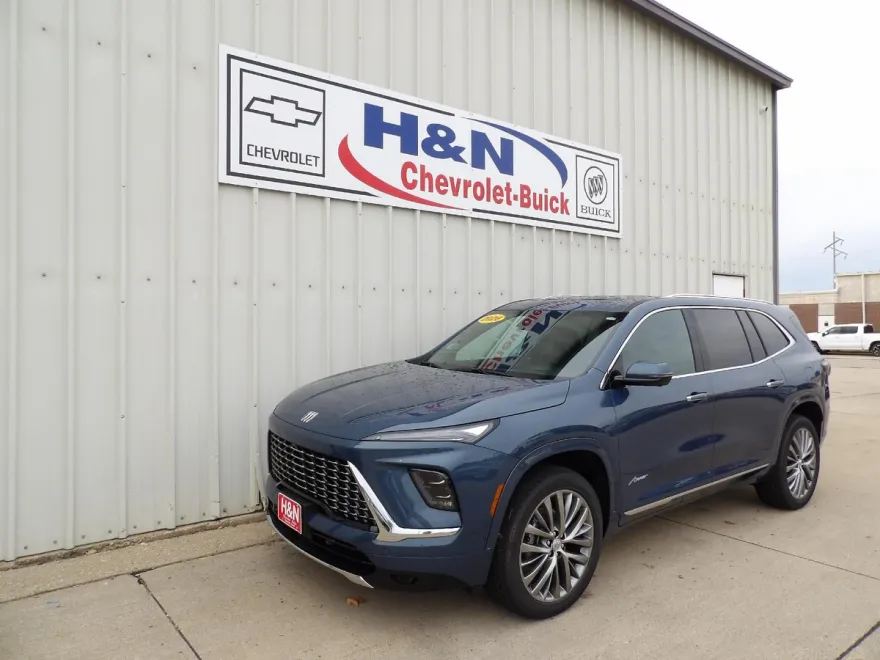 2026 Buick Enclave Avenir photo 1