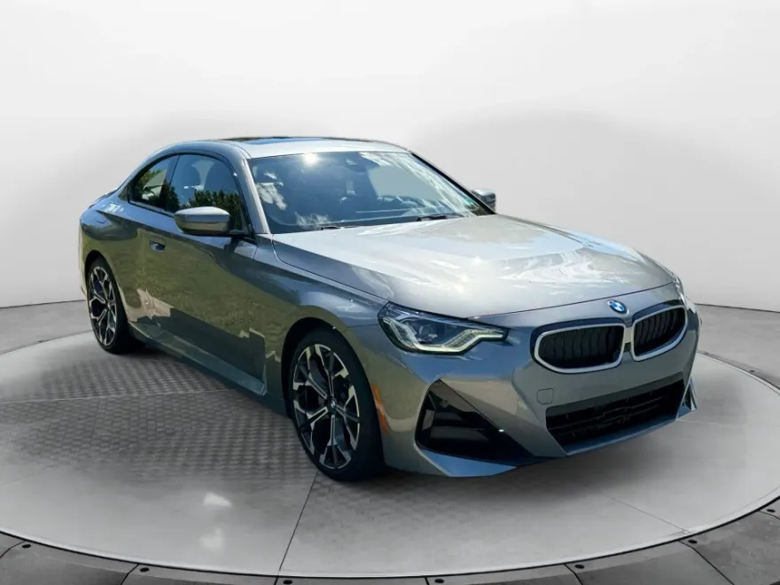 2025 Bmw 230i xDrive photo 1