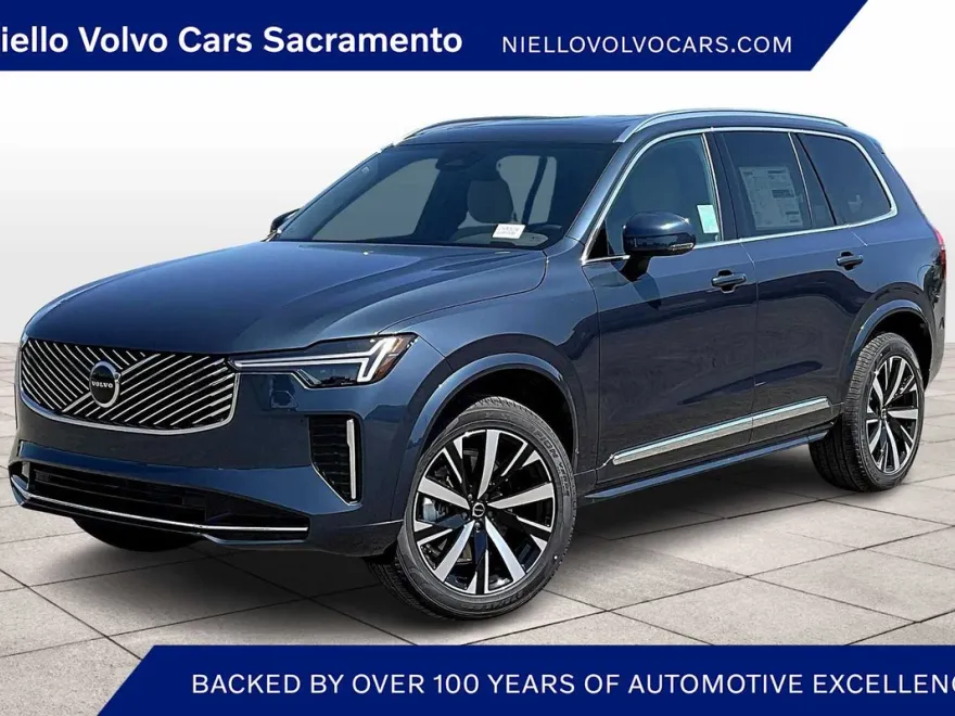 2025 Volvo XC90 B5 Core photo 1