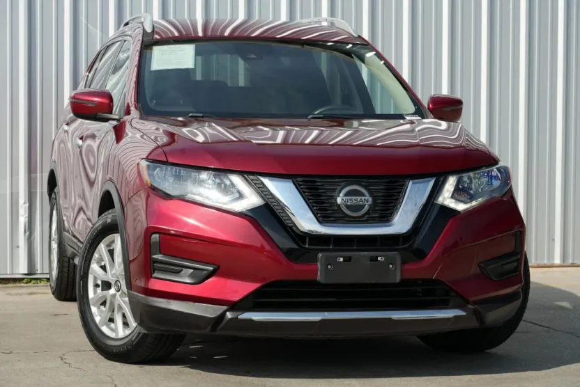 2020 Nissan Rogue SV photo 1