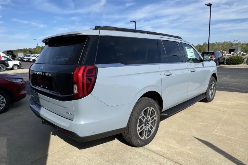 2025 Ford Expedition MAX Base photo 1