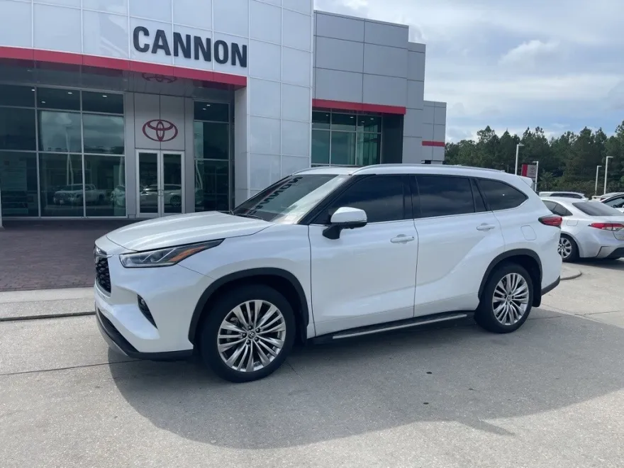 2023 Toyota Highlander Hybrid Platinum photo 1