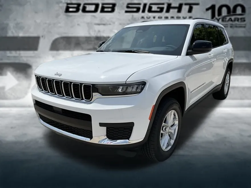 2025 Jeep Grand Cherokee Laredo photo 1