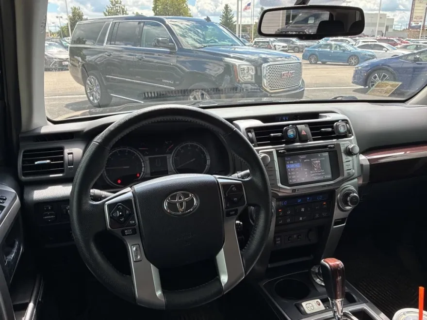 2018 Toyota 4Runner Limited 4WD photo 1