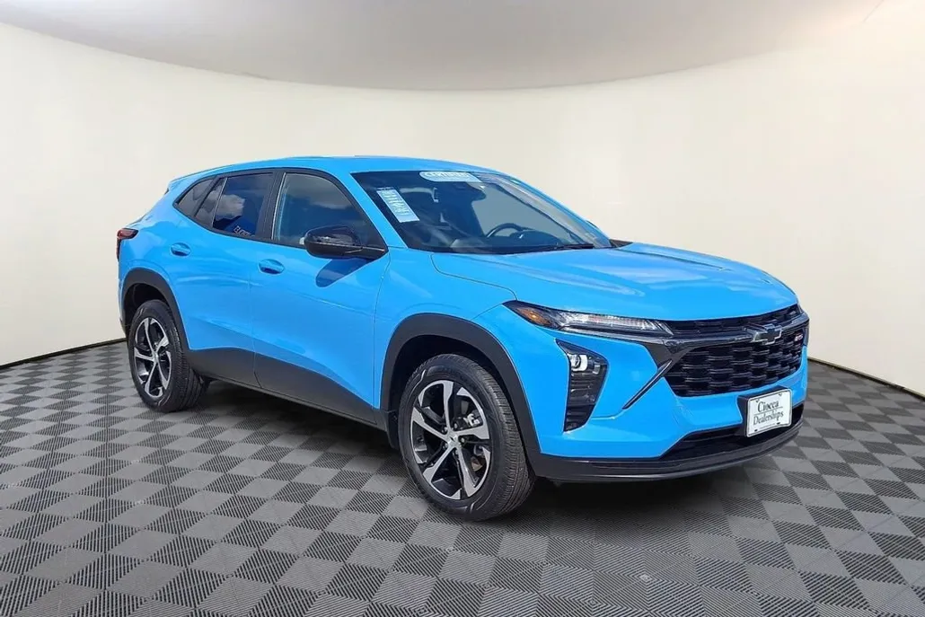 2024 Chevrolet Trax photo 1