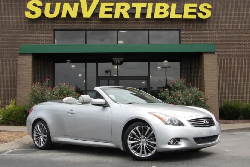 2012 Infiniti G37 Convertible photo 1