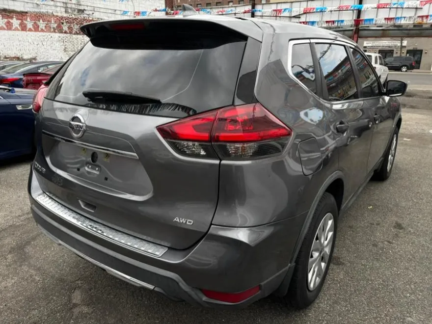 2018 Nissan Rogue S photo 6