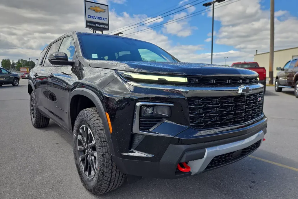 2026 Chevrolet Traverse Z71 photo 1